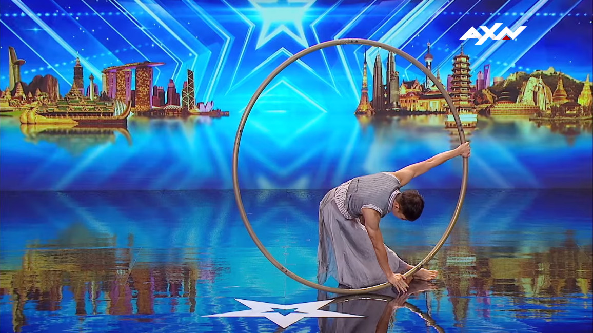 ▲▼台藝術家「人體大環」超優雅　《亞洲達人秀》評審讚：多美的一刻。（圖／翻攝自Asia`s Got Talent）