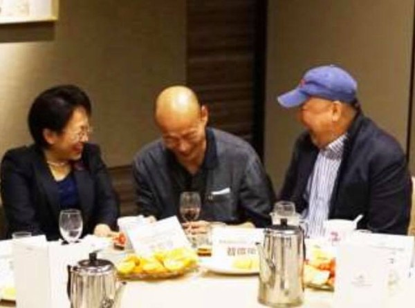 ▲▼王浩宇公開韓國瑜在一郎用餐的照片。（圖／翻攝自Facebook／王浩宇）