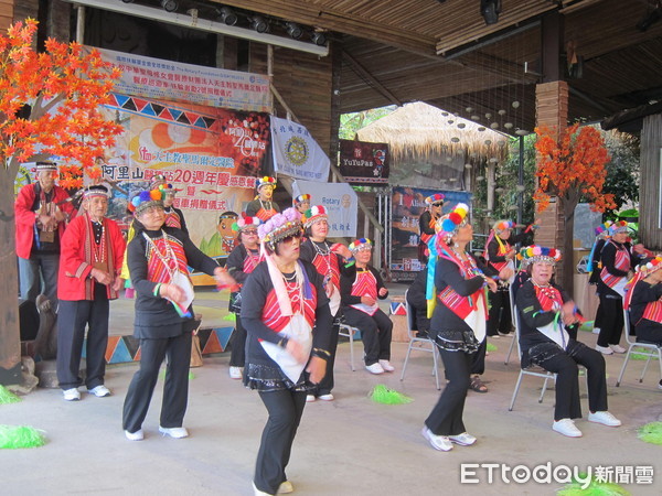 ▲醫療巡迴車捐贈。（圖／記者嚴云岑攝）