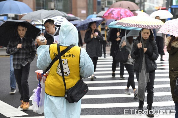 ▲▼2019.03.08冷氣團南下，台北地區寒冷多雨  。（圖／記者湯興漢攝）