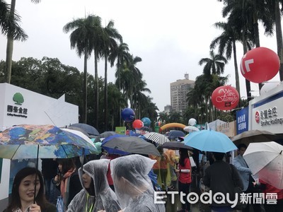 近7成上班族拉低平均！年薪中位數54.6萬元　金融業破百萬奪冠