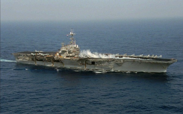 ▲▼AIT在臉書放上1996年美軍航母巡弋台海的老照面。（圖／取自美國在台協會 AIT臉書）