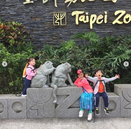 ▲Max、Lucy日前現身台北動物園。（圖／翻攝自Tony的Instagram）
