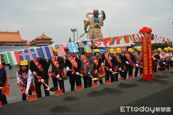 ▲台南正統鹿耳門聖母廟，3月11日上午舉行興建鹿耳門牌樓動土奠基大典，由聖母廟主委王明義主持。（圖／記者林悅翻攝，下同）