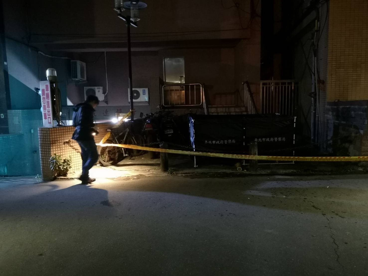 快訊 虎林街深夜驚傳女墜樓 重摔水泥地腦組織外溢身亡 Ettoday社會新聞 Ettoday新聞雲