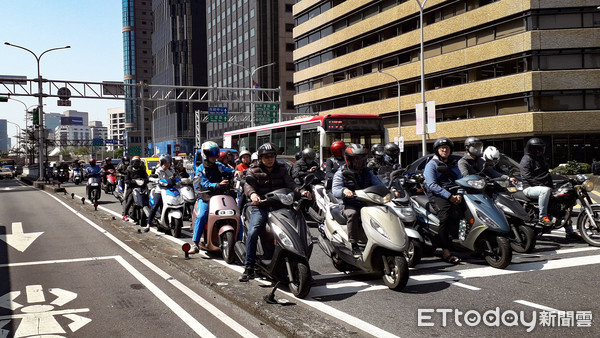 ▲▼ 忠孝東路基隆路口地下道。（圖／記者邱顯燁攝）