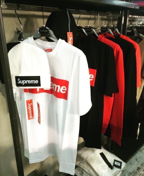 ▲假SUPREME。（圖／翻攝自nss magazine、highsnobiety）