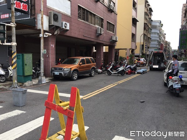 ▲警消人員到場 。（圖／記者洪靖宜攝）