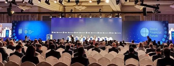 ▲杜拜舉行的「全球金融峰會」。（圖／翻攝大陸網站）
