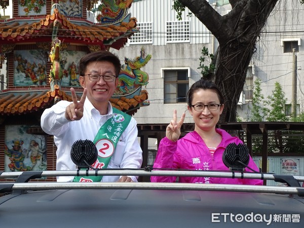 ▲立委蕭美琴、林俊憲車隊相挺，為郭國文向台南安定、西港、佳里的鄉親拉票。（圖／記者林悅翻攝，下同）