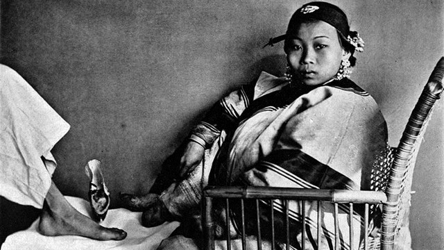 纏足陋習 違反自然又不衛生 古時一個洪水淹死許多小腳女 大檸檬好夥伴 鍵盤大檸檬 Ettoday新聞雲
