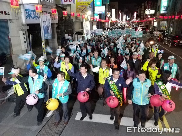 ▲選前之夜，交通部長林佳龍與行政院副院長陳其邁到彰化為民進黨籍候選人黃振彥站台。（圖／記者唐詠絮翻攝）