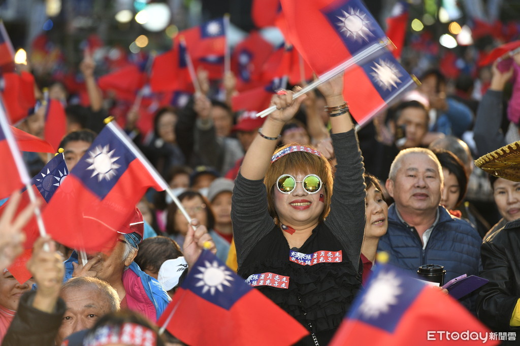 ▲▼鄭世維三重選前大團結之夜,群眾。（圖／記者湯興漢攝）