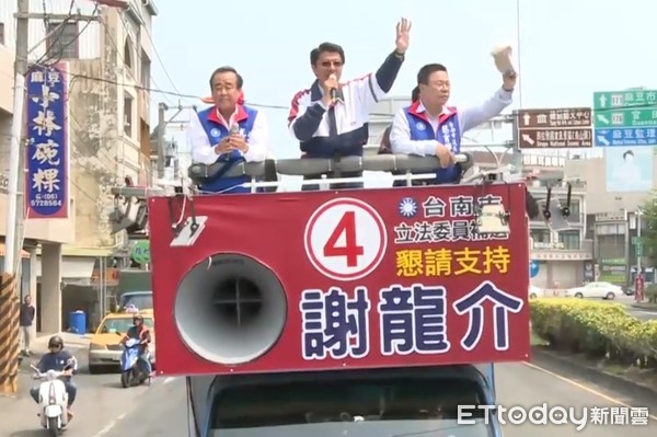 ▲台南立委補選國民黨候選人謝龍介雖然落選，仍親率車隊掃街謝票，感謝選民支持。（圖／記者林悅翻攝，下同）