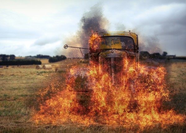 ▲▼ 火災,起火,火燒車。（示意圖／取自免費圖庫Pixabay）