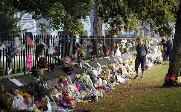 ▼紐西蘭清真寺發生槍殺案後，機車黨前往當地為受害者跳哈卡舞哀悼。（圖／達志影像）