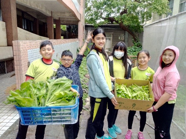 ▲▼松仁扶輪牽手雙園送愛到南投偏鄉             。（圖／松仁扶輪社提供）