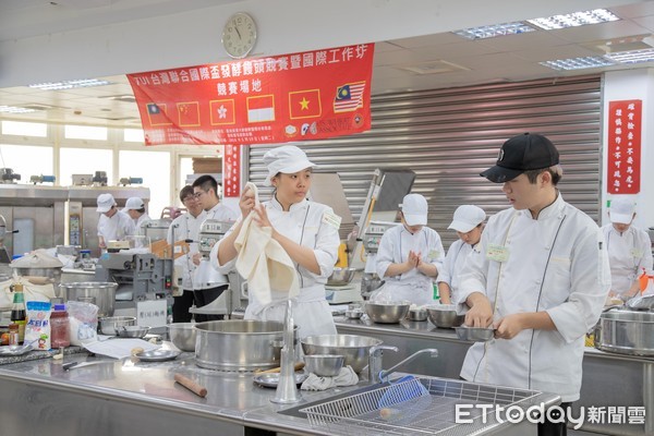 ▲「2019年TUI台灣聯合國際盃發酵麵食饅頭競賽暨國際工作坊」，活動廣邀各國麵食技藝高手同台較勁，無不卯足全力，爭取佳績。（圖／記者林悅翻攝，下同）