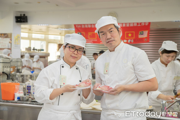 ▲「2019年TUI台灣聯合國際盃發酵麵食饅頭競賽暨國際工作坊」，活動廣邀各國麵食技藝高手同台較勁，無不卯足全力，爭取佳績。（圖／記者林悅翻攝，下同）