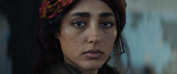 ▲▼《太陽之女》描述亞茲迪族（Yazidi）人權鬥士娜迪雅穆拉德（Nadia Murad）的故事。（圖／亮點國際影業提供）