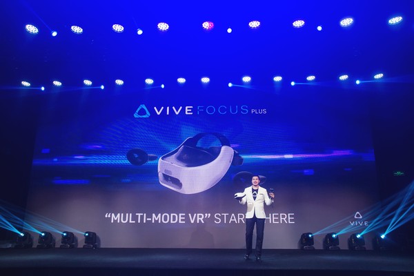 ▲宏達電開賣首款6自由度VR一體機　預告攜手《流浪地球》推聯名款。（圖／宏達電提供）
