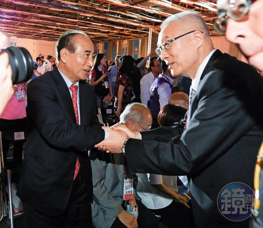 妙天建議國民黨主席吳敦義（右）攜手前立法院長王金平（左），一起參選正、副總統。