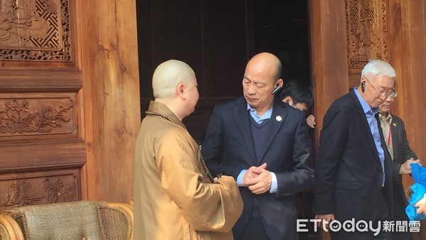 ▲高雄市長韓國於參訪廈門南普陀寺。（圖／高雄市政府提供）