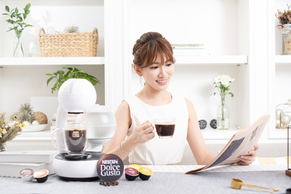 ▲雀巢在台推出旗下最新膠囊咖啡機ESPERTA。（圖／雀巢提供）