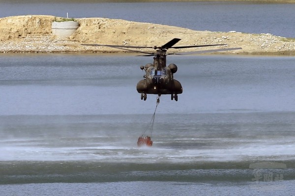 CH-47SD直升機汲水/系列三