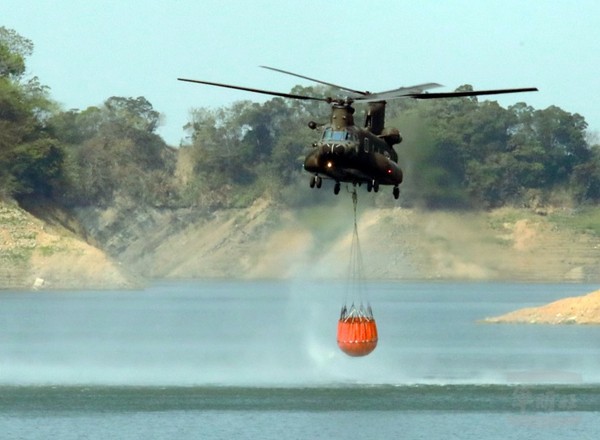 CH-47SD直升機汲水/系列三