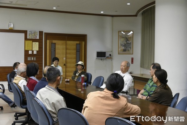 ▲▼ 大林慈濟醫院失智症家屬座談，學習如何與失智長者互動。（圖／大林慈濟醫院提供，下同）
