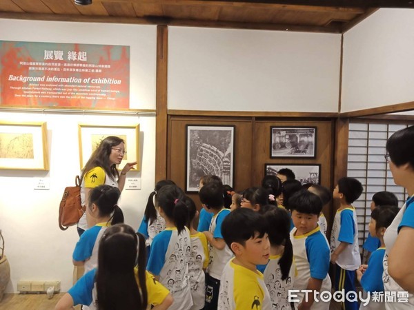 ▲▼ 陳澄波畫作「唸戀山林」檜村開展。（圖／阿里山林業鐵路及文化資產管理處提供，下同）