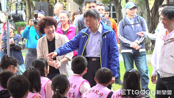 ▲▼柯文哲、陳怡潔出席建成公園遊戲場啟動童樂會。（圖／記者莊喬迪攝）