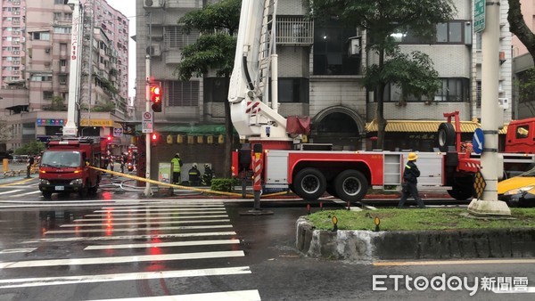 ▲▼民權東路火警。（圖／記者趙永博攝）