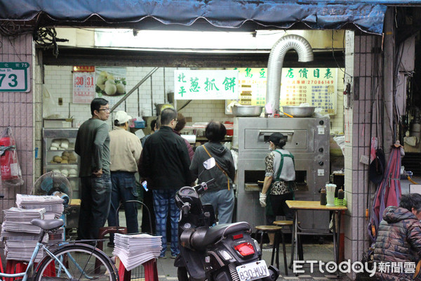▲24小時營業的通化街青島豆漿店說再見。（圖／記者黃士原攝）
