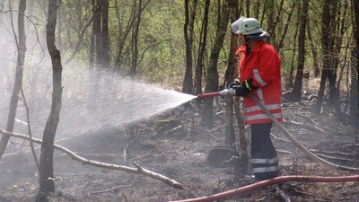 化肥卡車快爆炸！司機放棄「關鍵逃生20分」　駛到偏僻公路壯烈犧牲