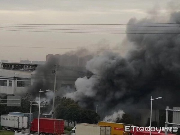 ▲▼台商「江蘇昆山工廠」突爆炸起火！　釀7死1重傷。（圖／目擊者提供）