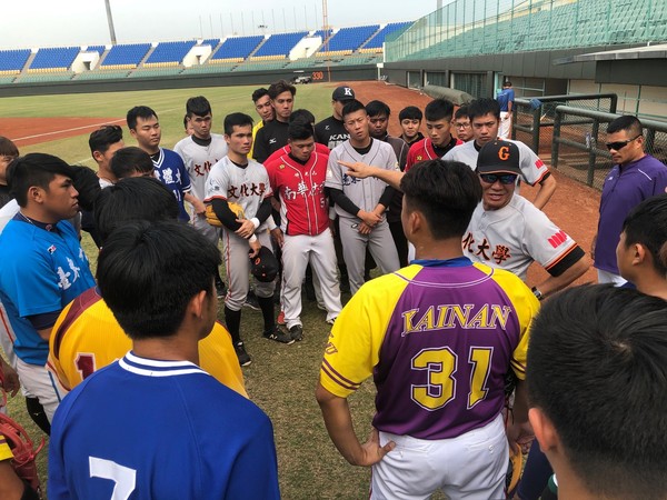 ▲大學明星隊力退社會人明星隊取得第四勝。（圖／棒協提供）