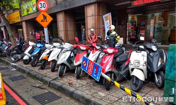 ▲▼三峽公車。（圖／記者陳雕文翻攝）