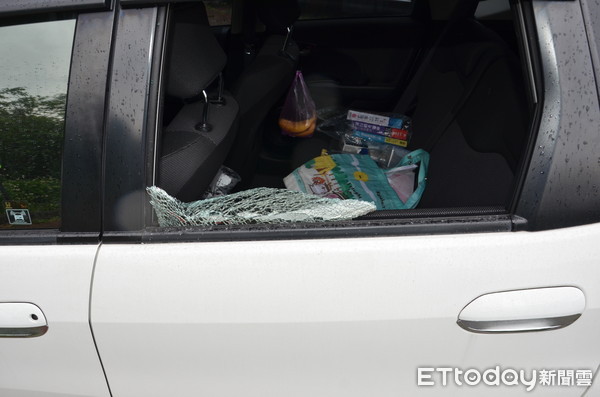 ▲▼黃姓竊嫌擊破停於海邊的車輛車窗，並竊取車內財物。（圖／記者游芳男翻攝，下同）