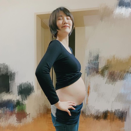 ▲陽詠存懷孕15週的肚子。（圖／翻攝自臉書／陽詠存 Esther Yang）