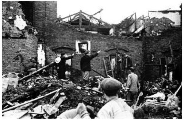 ▲上海大轟炸歷史照。（圖／翻攝自網易新聞）