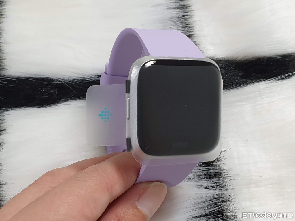 ▲▼Fitbit Versa Lite。（圖／記者邱倢芯攝）