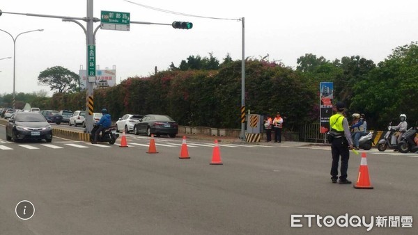 ▲清明連假，台南市警局為確保轄區各道路交通順暢，累計規劃交通崗178處，動員2495名警力維持掃墓及風景區與各主要道路交通順暢。（圖／記者林悅翻攝，下同）