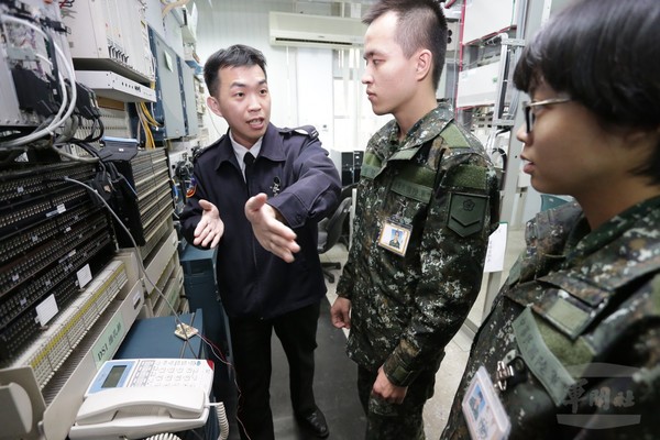 邱柏瑞從軍精進專業 專長橫跨資通電領域。（圖／軍聞社）