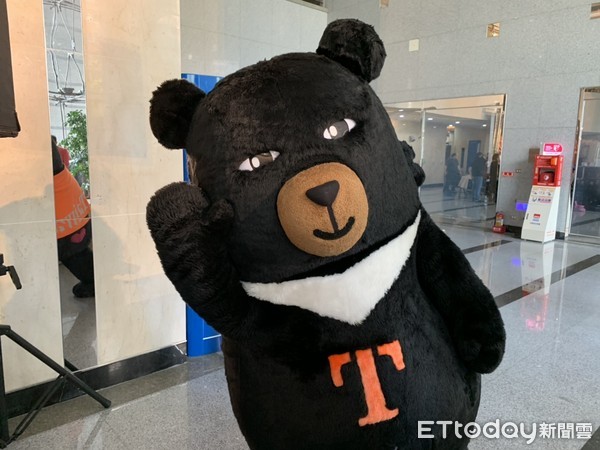 ▲▼台灣觀光超級任務組組長「喔熊Oh bear」也到場助場。（圖／記者胡順惠攝）