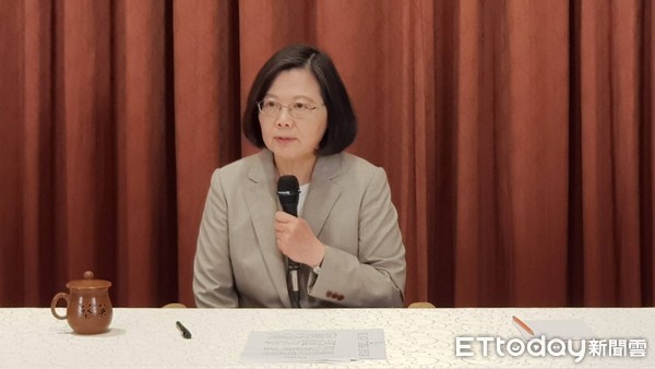 ▲▼蔡英文於總統府三樓虹廳舉行記者會。（圖／記者呂佳賢攝）