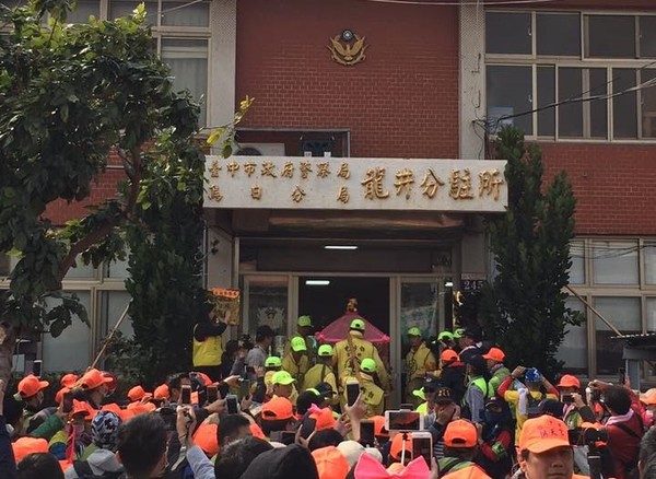 ▲▼白沙屯媽祖,龍井分駐所。（圖／翻攝自Facebook／白沙屯媽祖婆網站）