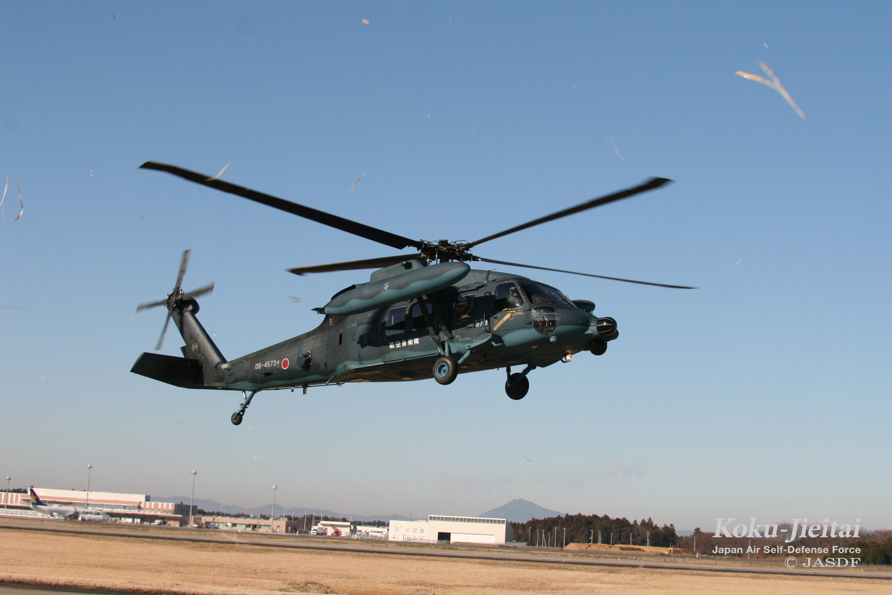 ▲▼日本搜救時使用的UH-60J黑鷹直升機。（圖／翻攝自日本自衛隊官網）