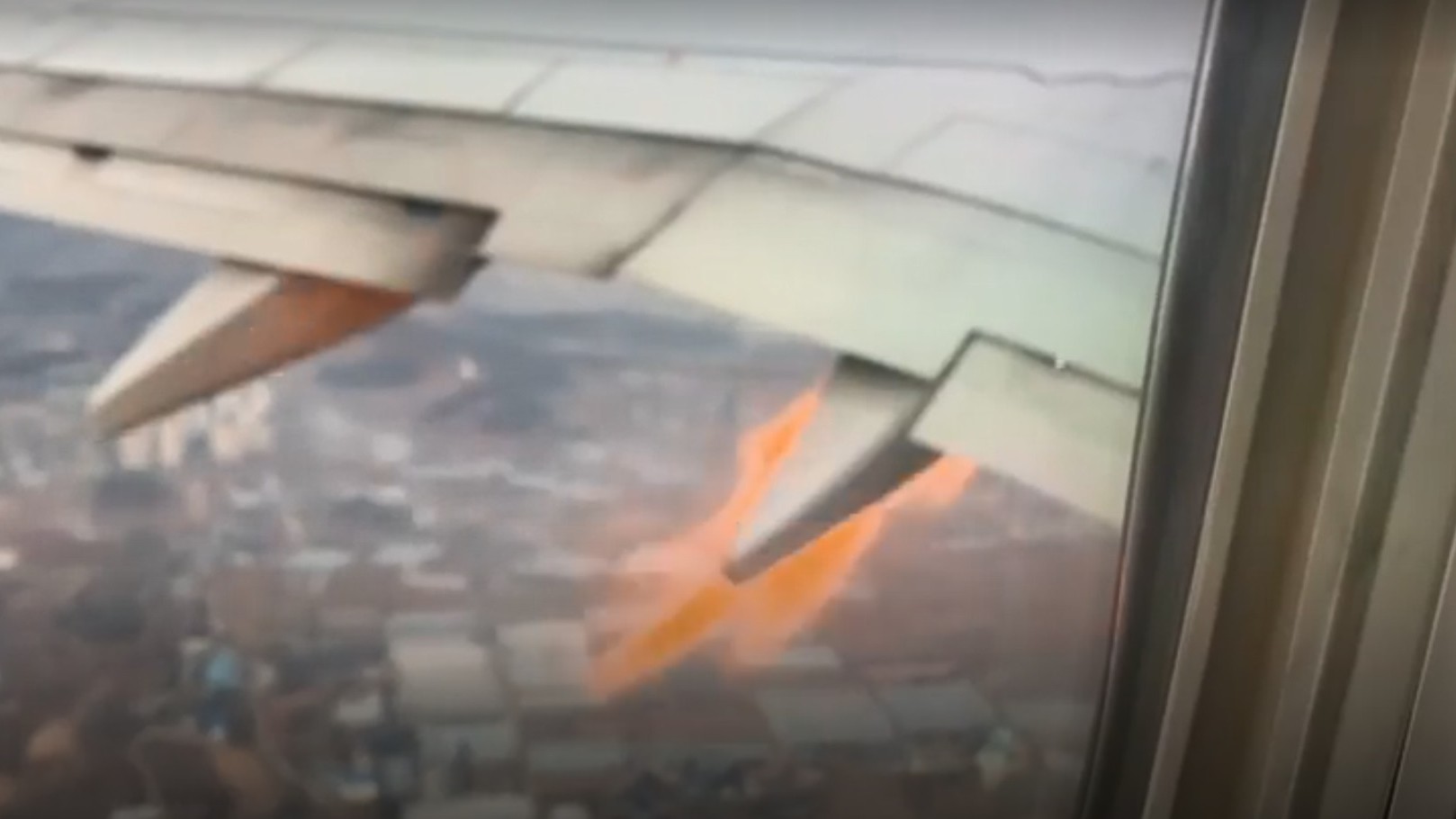 ▲▼波音737再傳意外！大韓航空客機起飛後緊急返航。（圖／翻攝自instiz）